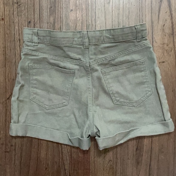H&M Cuffed Army Green Shorts Girls Sz 14 - Picture 2 of 4